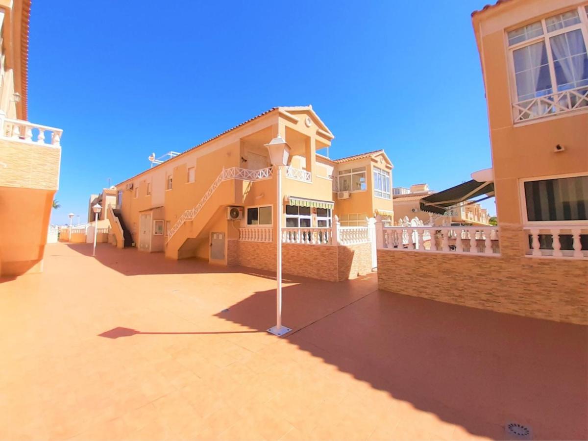 Casa Alegria Apartment With Pool ตอร์เรเวียคา ภายนอก รูปภาพ