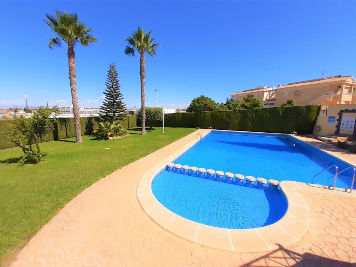 Casa Alegria Apartment With Pool ตอร์เรเวียคา ภายนอก รูปภาพ