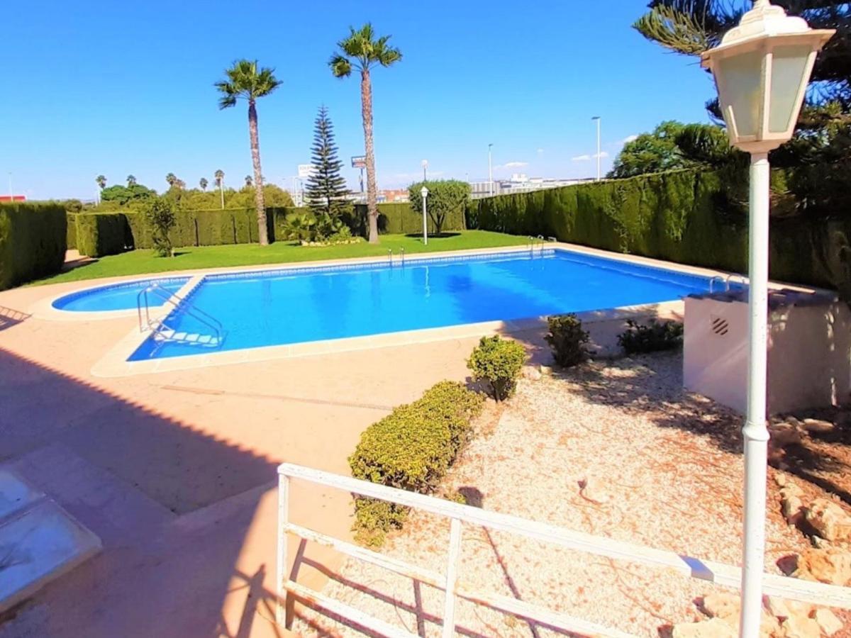 Casa Alegria Apartment With Pool ตอร์เรเวียคา ภายนอก รูปภาพ